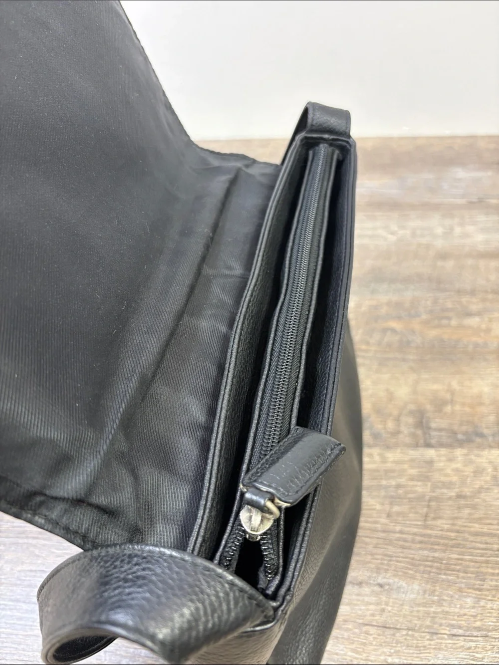 The Sak Black Pebbled Leather Flap Shoulder Bag Organizer Purse